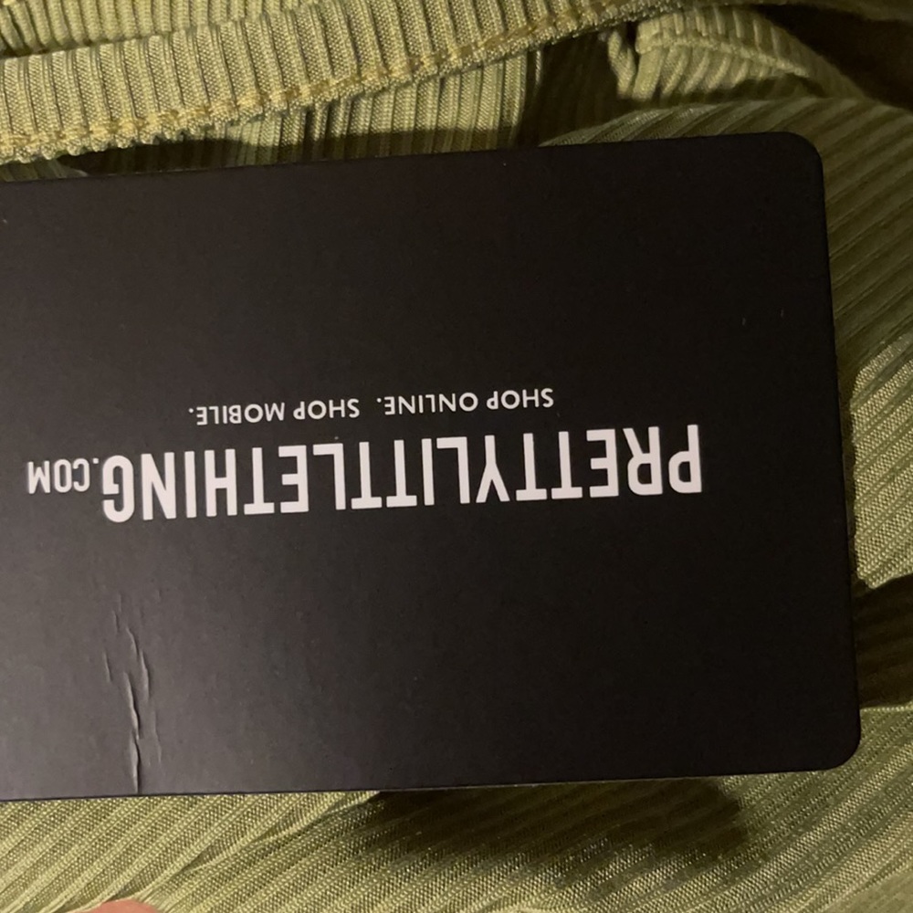 PrettyLittleThing - Picture 3 of 3